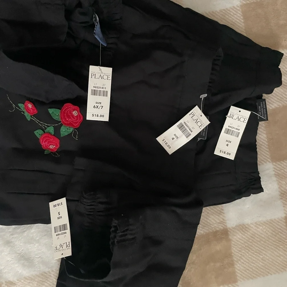 Vintage Girls The Children's Place Black Skirt with Red Floral Design